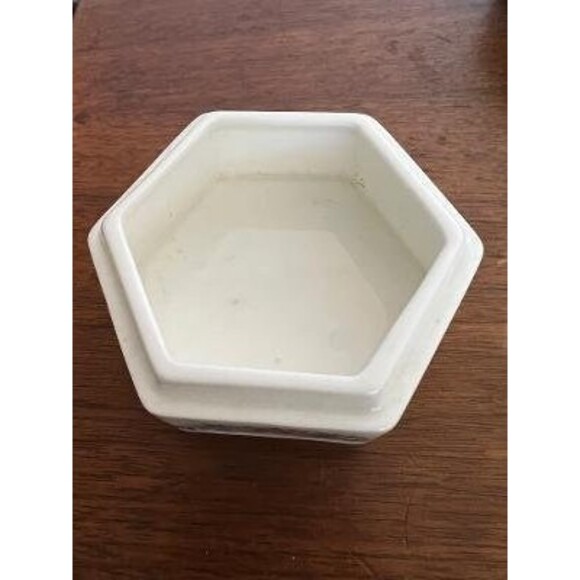 Vintage Wedgwood Bone China Kutani Crane Hexagonal Trinket Box Made in England - Picture 2 of 4